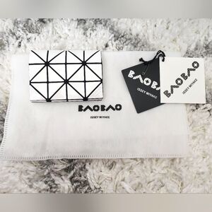 Bao Bao Issey Miyake geometric card holder White (New)